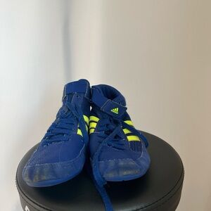 Adidas Kids Wrestling shoes  in Blue and Neon Yellow